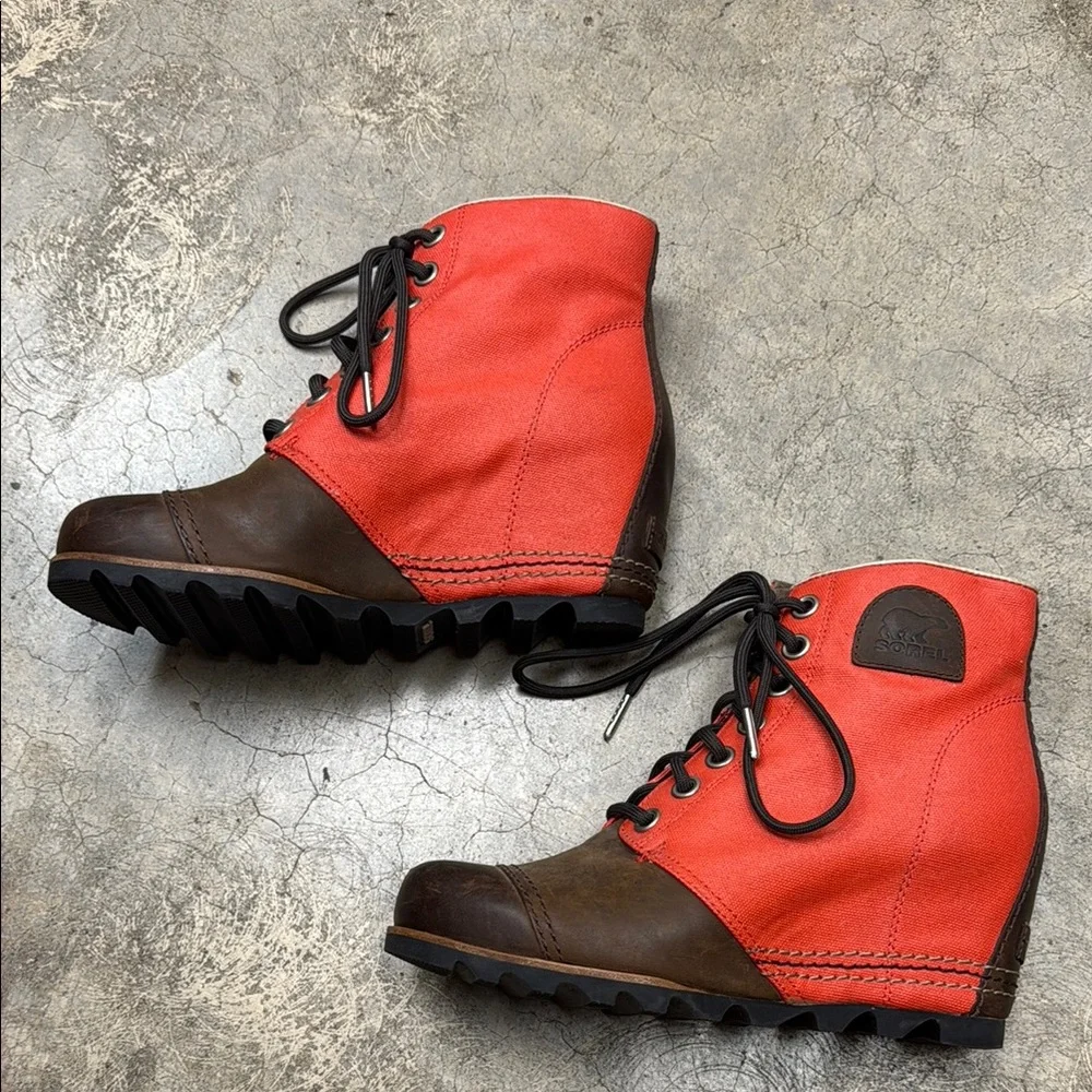 Sorel Red and Brown Lace Up Boots - Picture 5 of 13